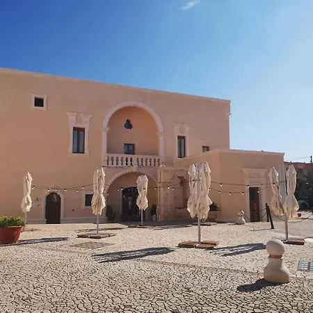 בית הארחה Casina Raho 4*