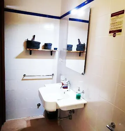 Casina Raho בית הארחה 4*