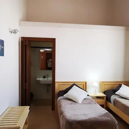 Casina Raho בית הארחה 4*