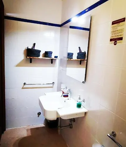 Casina Raho בית הארחה 4*