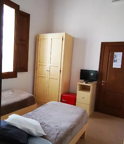 Casina Raho בית הארחה 4*