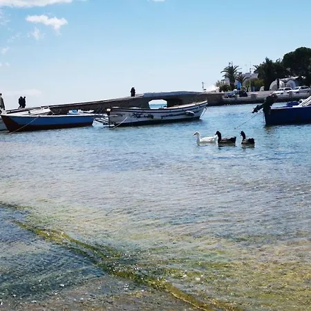 Casina Raho بيت ضيافة