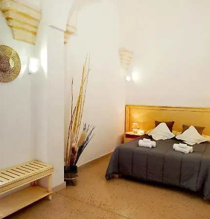 Casina Raho 4*