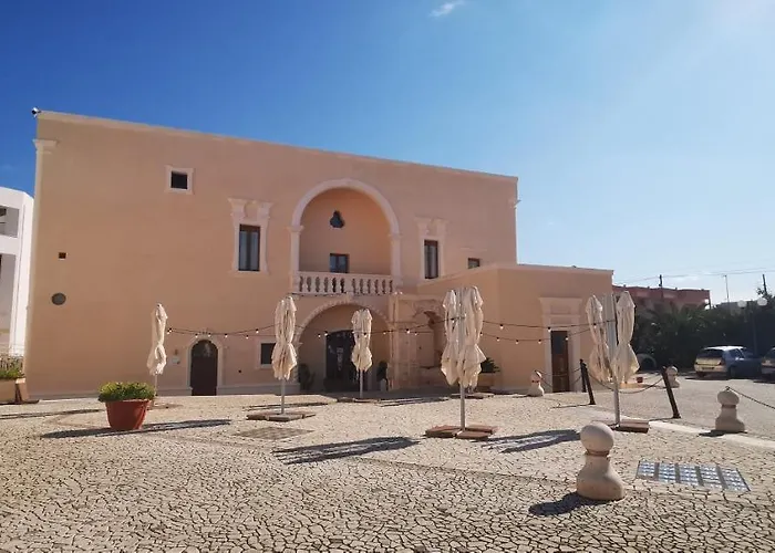 بيت ضيافة Casina Raho 4*