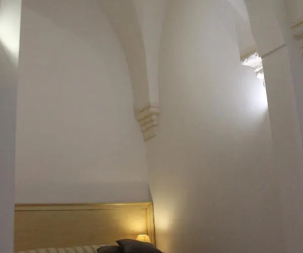 Casina Raho بيت ضيافة