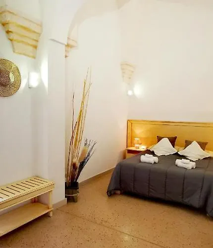 Casina Raho 4*